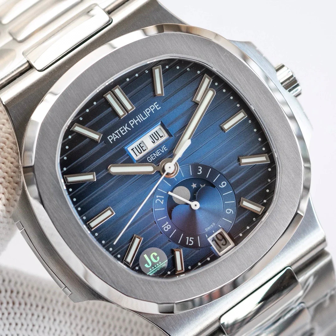 ساعة سويسرية أنيقة رياضية من سلسلة 5726/1A-014 ساعة سويسرية أنيقة رياضية من سلسلة 5726/1A-014